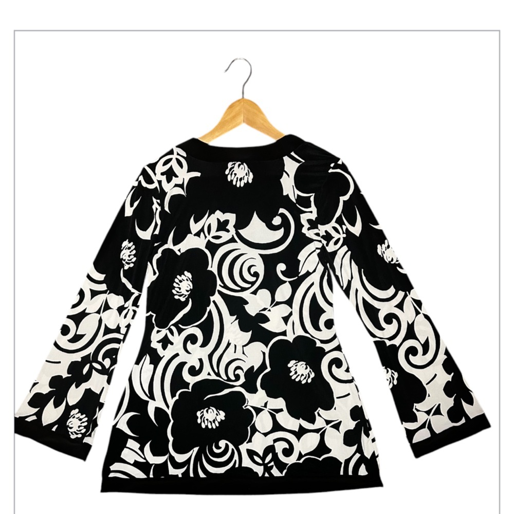 WHBM-Black and White Floral Long sleeve Top Size M - Picture 2 of 7